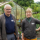 Helen och Bertil har ett brett utbud av växter till alla trädgårdar.
